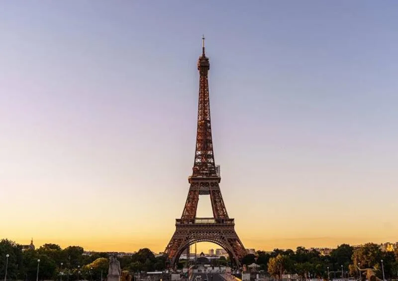 Tháp Eiffel ở đâu