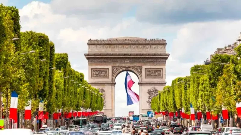 khai hoan mon paris
