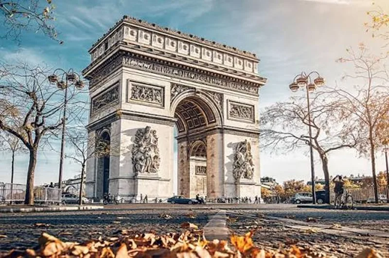 khai hoan mon paris